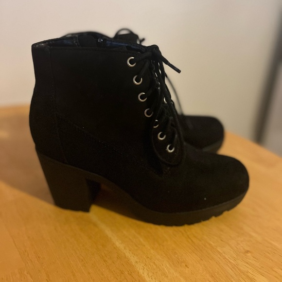 Booties - Picture 3 of 4